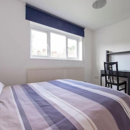 Lovely 2-Bed 15 Minutes To Central Londen Buitenkant foto