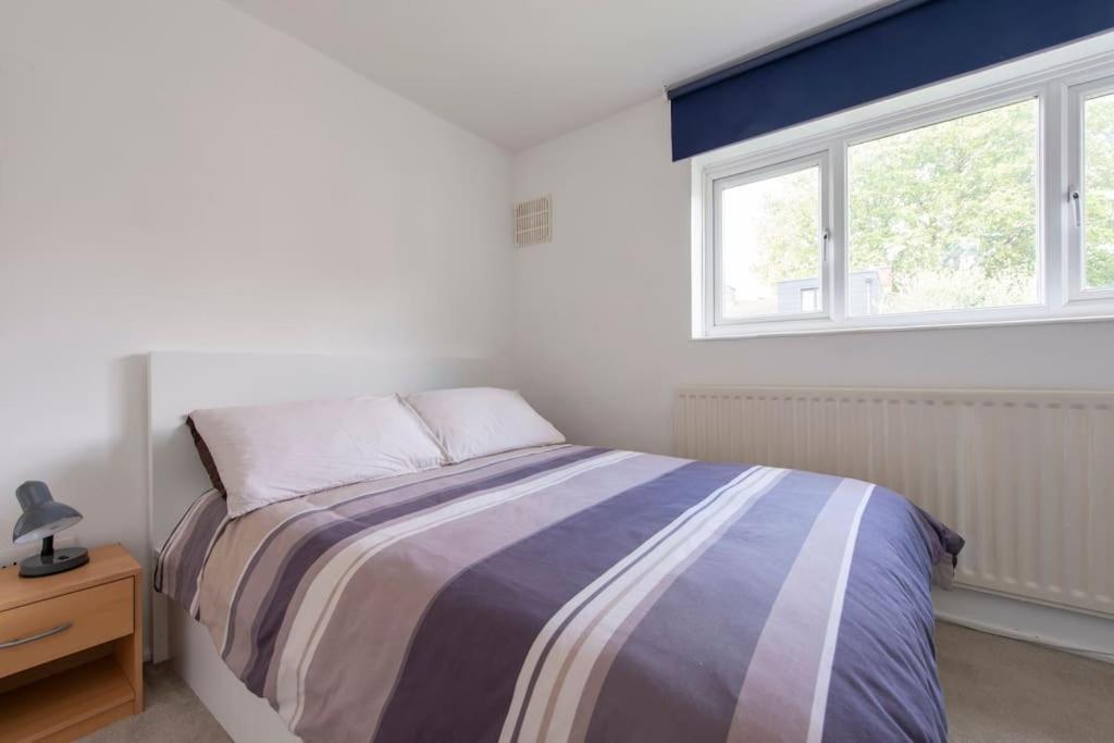 Lovely 2-Bed 15 Minutes To Central Londen Buitenkant foto
