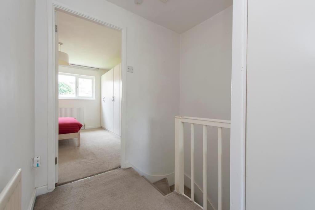 Lovely 2-Bed 15 Minutes To Central Londen Buitenkant foto