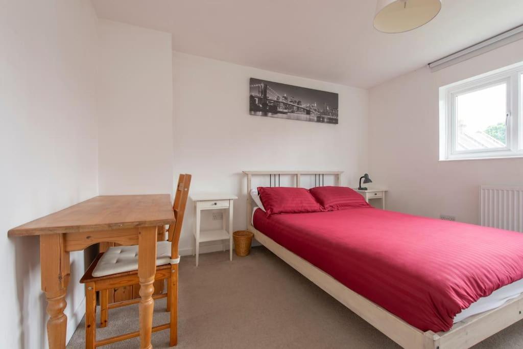 Lovely 2-Bed 15 Minutes To Central Londen Buitenkant foto