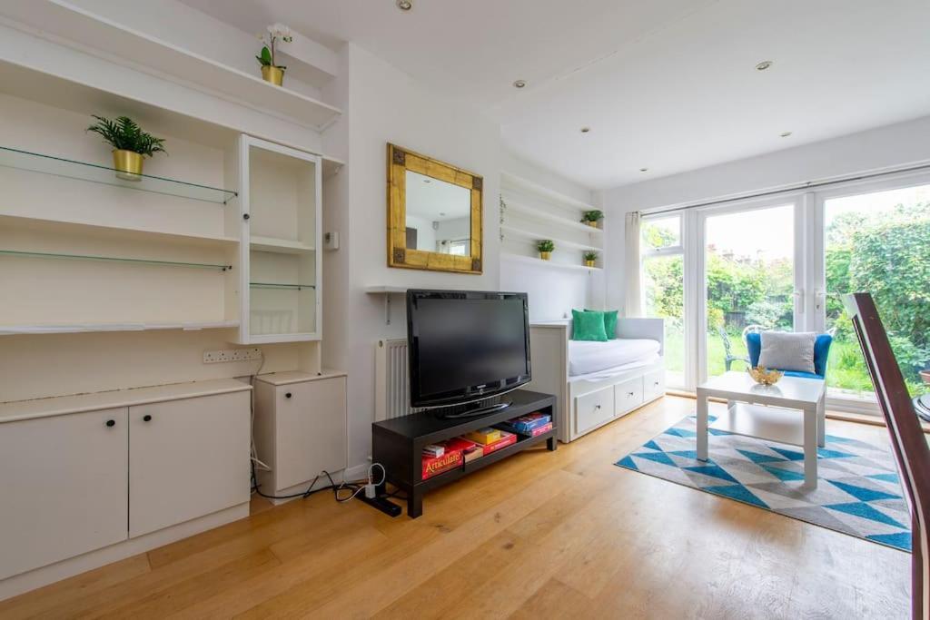 Lovely 2-Bed 15 Minutes To Central Londen Buitenkant foto