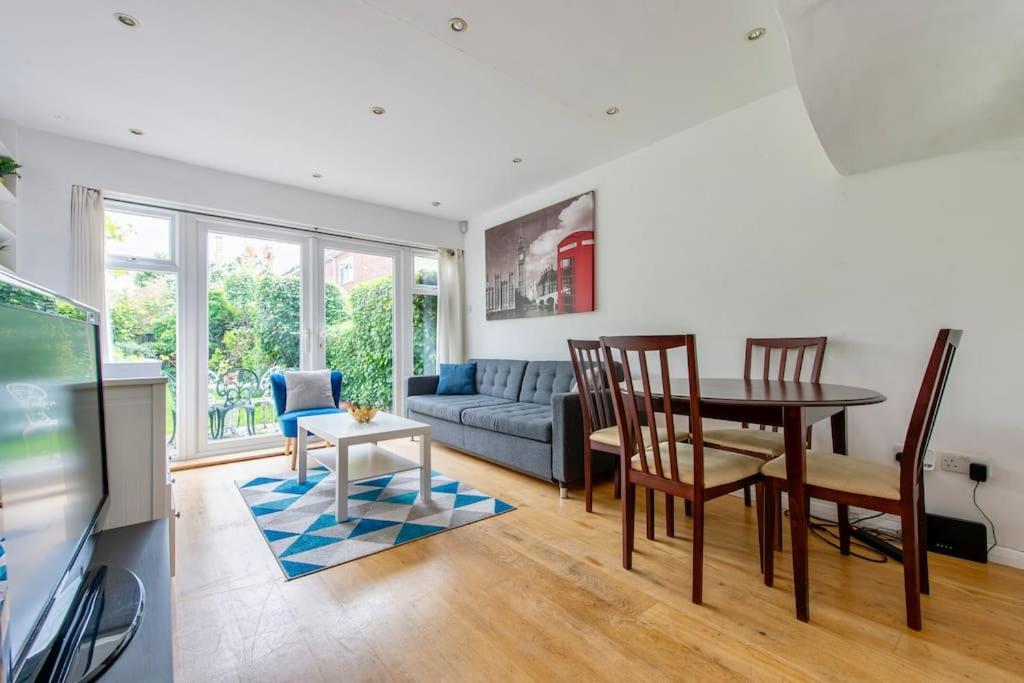 Lovely 2-Bed 15 Minutes To Central Londen Buitenkant foto